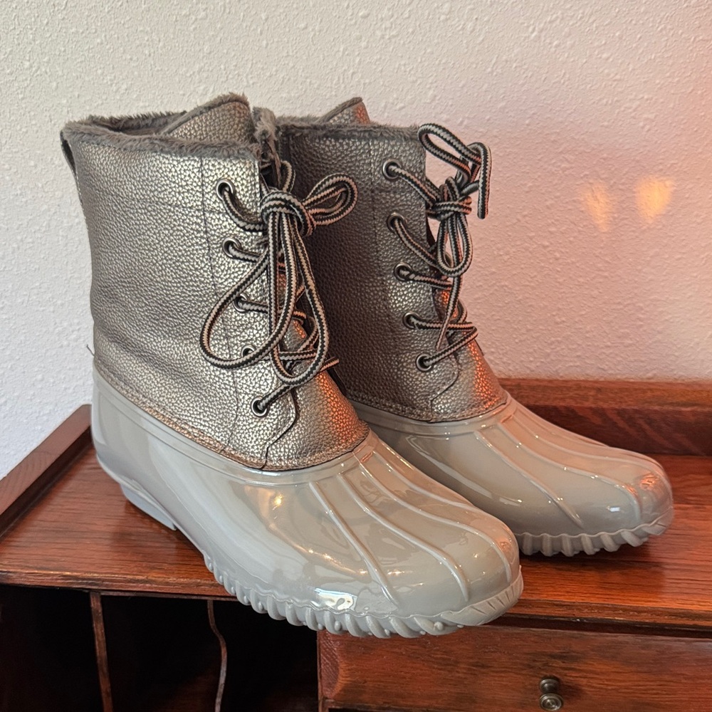 Worn once! Sporto “Bella” Metallic Silver and Gray Rain Boots faux fur inside